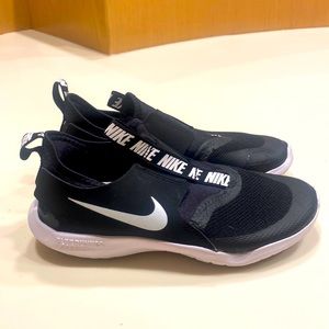 Girl’s Nike shoes